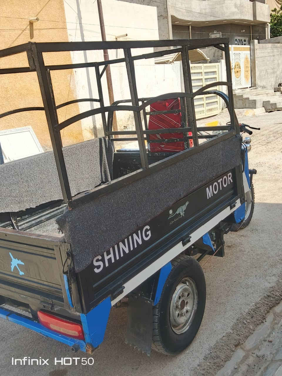 سلام عليكم ستوتة للبيع موديل 22محرك 24الستوتة نضيفة كبال عينك خير من الله أوراق اصولية 6ورقات المكان ديالى كنعان السعر واحد و550وبيها مجال ***********

نص مكتوب في الصور:
- Infinix HOT 50