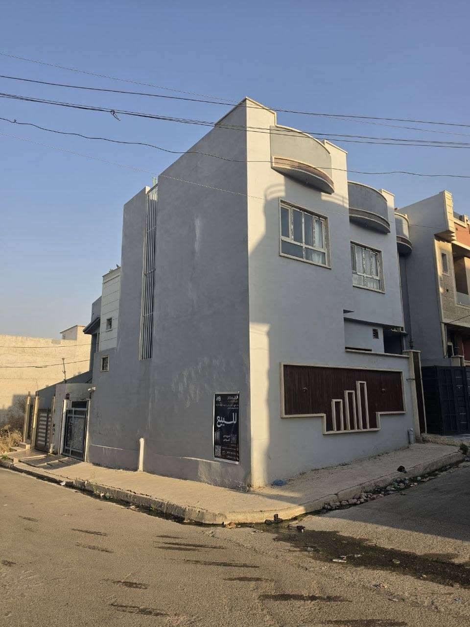 🏠✨ دار للبيع – موقع مميز قرب شقق الحدباء ✨🏠

📍 الموقع: قريب من سائدين شقق الحدباء 🏢

📌 توزيع الأراضي البلدية – فئة (أ)

🏗️ بناء حديث 2024

🔑 فارغ – استلام فوري

📜 سند طابو الزهور ملك صرف ✔️

📐 المساحة: 100 م²
↔️ الواجهة: 10 م
↕️ العمق: 10 م
🏘️ ركن على شارعين
🛣️ شارع تبليط بعرض 12 م

🏡 تفاصيل الدار:

طابقين + بيتونة

🔹 الطابق الأرضي:
• غرفة نوم

• هول

• مطبخ

• صحيات

• درج دوار

🔹 الطابق الثاني:
• غرفتين نوم 

• هول

• صحيات

• بيتونة

📞 للاستفسار والتفاصيل:
***********📱

***********📱

***********📱

🏢 مكتب السماك لتجارة العقارات

📍 الموصل – حي الصديق، بعد مرطبات البحرين، سائدين الصديق الرئيسية، مقابل مدرسة العقول المبدعة الأهلية.

بيع • شراء • تأجير • إدارة أملاك
