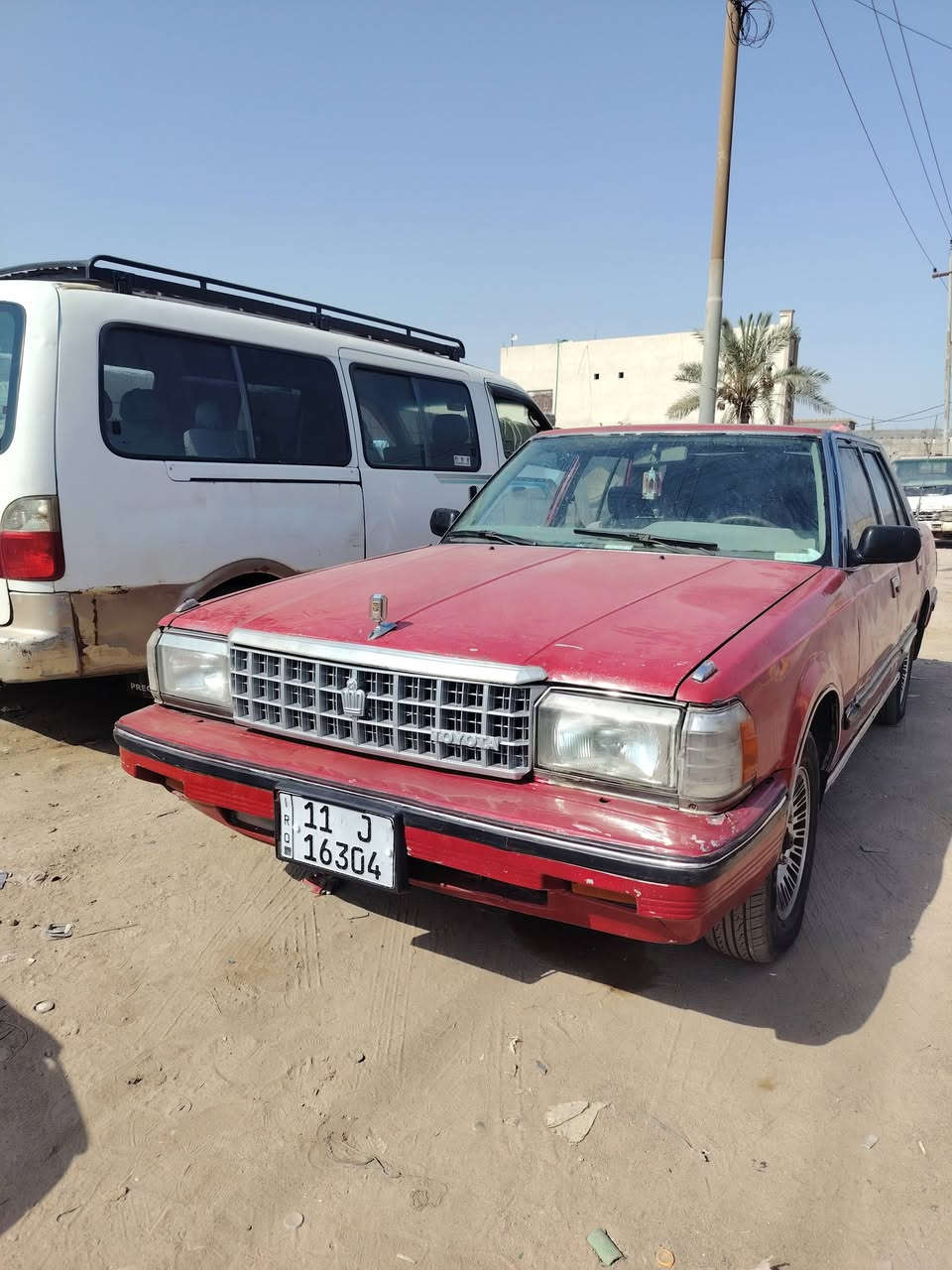 سلام عليكم، سوبر ١٩٨٤ سياره حلوه نقصها كير فقط كيرها يئخر مرات بلبك فقط  حداده دواخل عضمته حلوه رقم بغداد راعيه يمي تحويل ثاني يوم، السعر ٣٥ العنوان بصره ابي الخصيب ***********،
