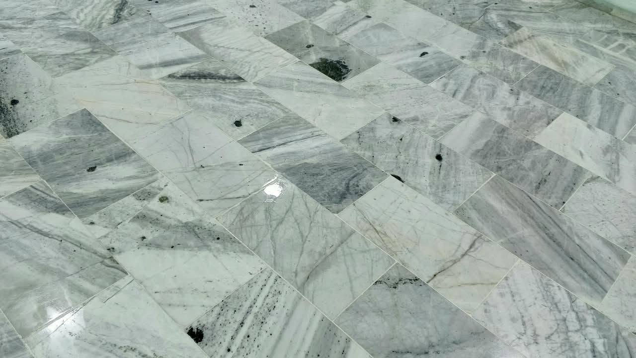 السلام عليكم
🔴تلميع البورسلين والكاشي والمرمر والكرانيت... 
🔴جلي كراج او بيت او عمارات مواقع عامه 
🔴جلي وتلميع البايات الدرج آيضا 
🔴ملأ الحفر وتصليح ومعالجه عامه للأرضيات 🔎
🔴الكاشي والصب والمرمر والبورسلين
اتصال واتساب موجود ٢٤ساعه والكادر بانتضارك للستفسار والطلب 📞📞***********
