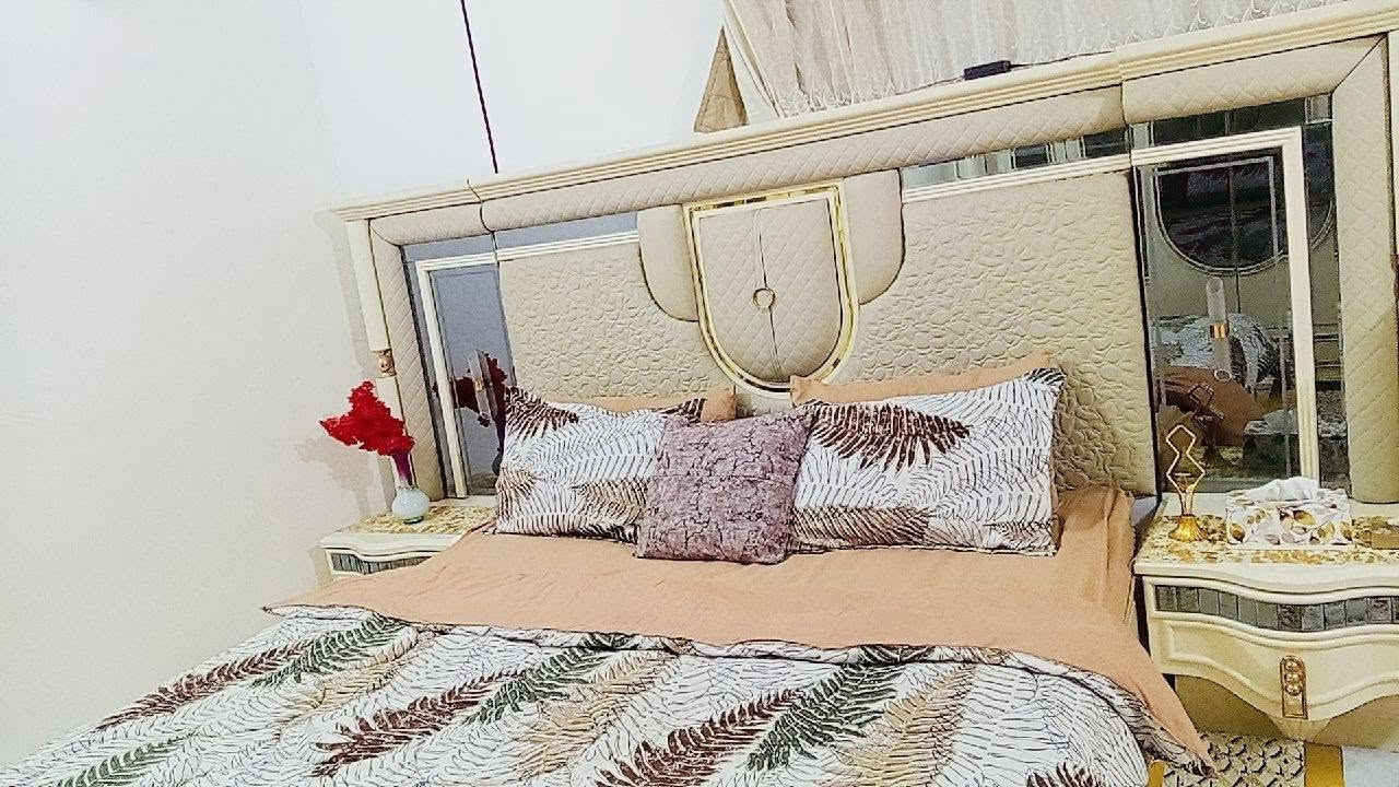 غرفه نوم للبيع تركي مستعمله سنه وحده
8 قطع + نشرات بكل الغرفه + نضافه 100/100

مشتريها 2 مليون ورايد ابيعها ب 1650 وبيها مجال 

 *********** مكاني كربلاء حي العسكري
