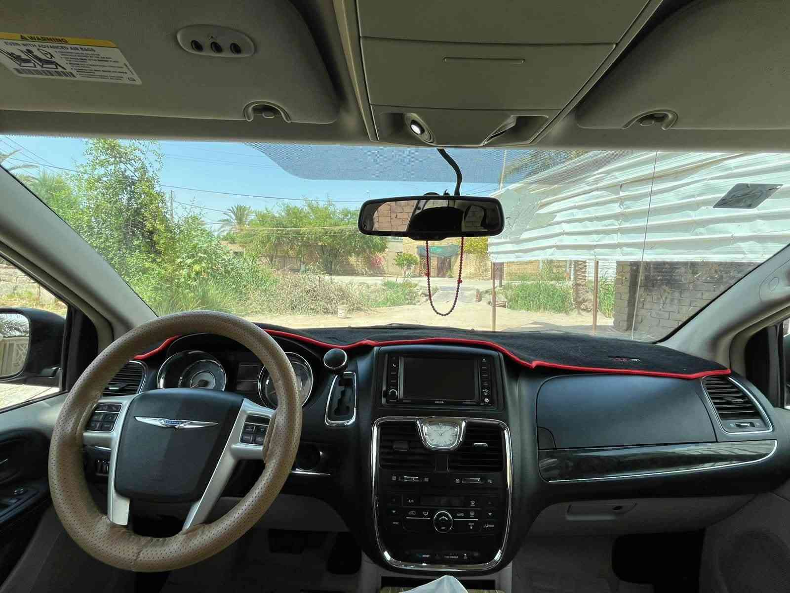 سلام عليكم 
كرايسلر تاون اند كانتري (كرفان)
"للبيع"
موديل 2014
(حادثه )
جاملغ وباب خلفي 
رقمها ذي قار انكليزي بسمي تحويل مباشر
محرك وكير شرط كفاله 
محركه(3600)
مواصفات السياره فول عده الفتحه 
ثلاث قطع تبريد 
أبواب كهرباء 
صندوق كهرباء 
6جامات كهرباء 
كشن كهرباء 
تحكمات ستيرن
كشنات جلد اسود 
ماشيه 190 قابل لزيادة 
السياره حلوه احلى من الصور استخدام شخصي مال بيت
السعر140وبيها مجال 
الاتصال ‭***********‬
📍العنوان ذي قار سوق الشيوخ
