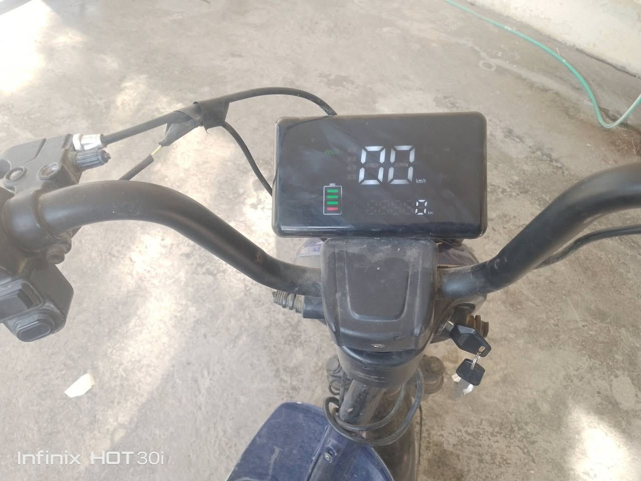 سلام عليكم باسكل شحن البيع شغال بطاريات جدد شاشه جديده اجوابه اثنين جدد السعر 120 او بي مجال مكاني اديالى الخالص حي الزهرة رقمي ***********
