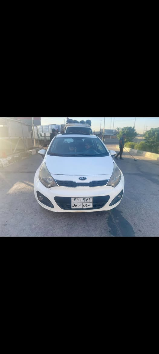 السلام عليكم كيا ريو ٢٠١٣ رقم اربيل 
خليجي فول فتحه كير محرك 1600 مكفولات حداديه جديده بيه صبغ جاملغ ايسر و شويه باب سايق لباقي مكفول 
مكاني نجف للتواصل***********

