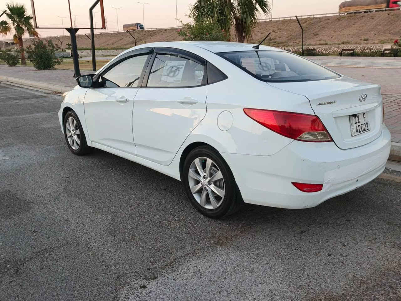 اكسنت  2016  خليجيه
محرك 4 سلندر 
كفاله عامه قطعه وحده صبغ 
السيارة جاهزه وجديده 
رقم بغداد ب اسمي تحويل مباشر 
السيارة اقتصاديه وعلى ايدي 
السعر ٩٥ بي مجال للشراي 
*********** واتس
