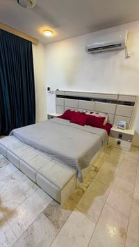 غرفه تركيه للبيع نظيفه جدا 10 قطع سرير مخزن مكانها الحريه 07738169952