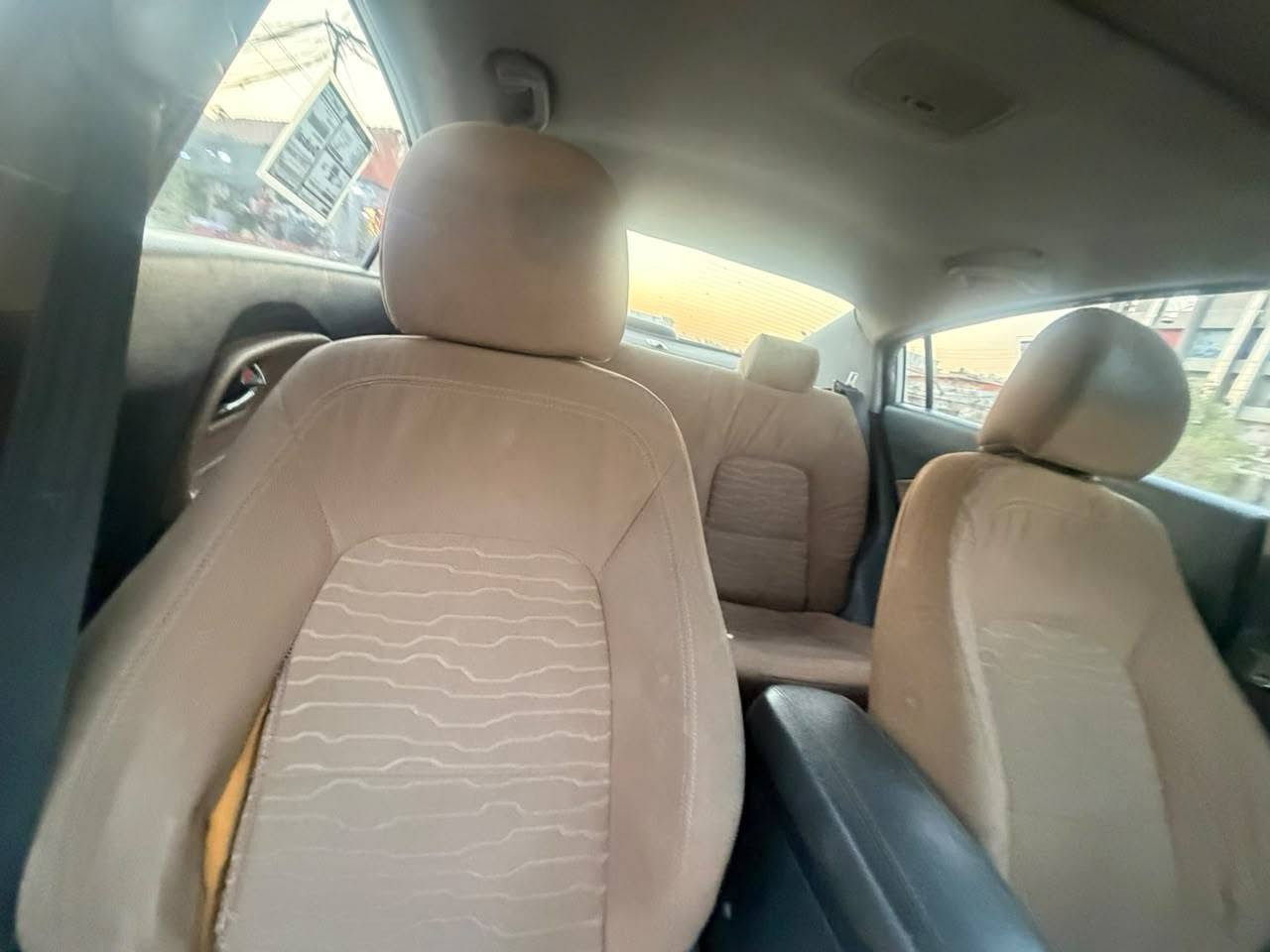السلام عليكم ارخص كيه ريو للبيـــــــع 
كيه ريو للبيع ٢٠١٤ فول مواصفات
صبغ عام أثر ضربه بلقماره تعديل والجنطه ضربه معمره جاهزه كشر كدامك نصبه  
جاهزه بدون نقص كير محرك تبريد خير من الله 
مكاني بغداد السيديـه تخم تاير جدد باتري جديد مسويله سيرفس وادامه جديد مو بس اصفط حجي تجي وشوف بعينك سياره جاهزه بدون نقص فول مواصفات 
***********
السعر ٦٥ وبيه مجال بسيط جدا البيع يكون نقد فقط مابيع مقدمه وقسط
