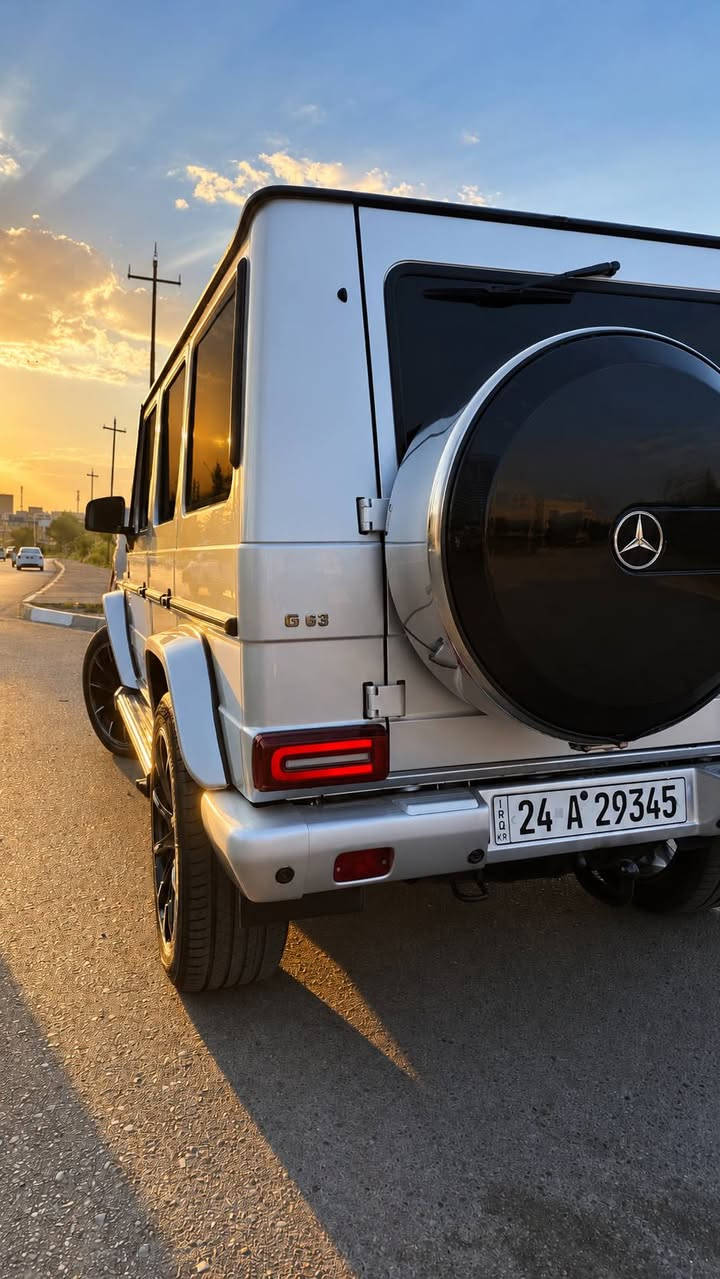 السلام عليكم
من رخصة الأدمن

Gclass 2003 
السعر 25.500 يعني 255 ورقة
للبيع أو المراوس حسب القناعة جي كلاس 2003 أصل بلادي بدوووون صبغ فقط من الأمام لغرض التحديث محرك يجي بلادي مال غواصه سعره بالشيخ عمر 400 $ الغرفة بلادي
وتشتغل حتى على بنزين عادي 
السقف كنتاره كهربائيات كلها بلادي وشغال
حتى إنارة الشمسيات شغالة
بيهه شاشه عالدشبول كعدتها اتخبل
مقاعد كهرباء وتدفئة
تخم تاير وباتري وفيت بم جديد
ويل كب برابوس 22
سستم صوت 🔊دمام
تبريد ثلج
حداديات جيده جدا
سلايت روف شغال
الشاصي من جوه قطرة خياس ما بي مال حديث تشوفه
السياره مو تلزيك كلشي بيهه بلادي

رقمها دهوك وبأسمي وسنويه عظم الجديده

السياره حتى الأعلى من موديلها مو بنظافتها أترك كلمة طيبة ولتكسر بحلال ما شايفة

حاليا اني بدهوك سياحه وجاي بيهه الجمعه ارجع بغداد والسيارة بالدورة موجوده

النقوصات كيلو متر واكف وطوافة البنزين غلط

***********
