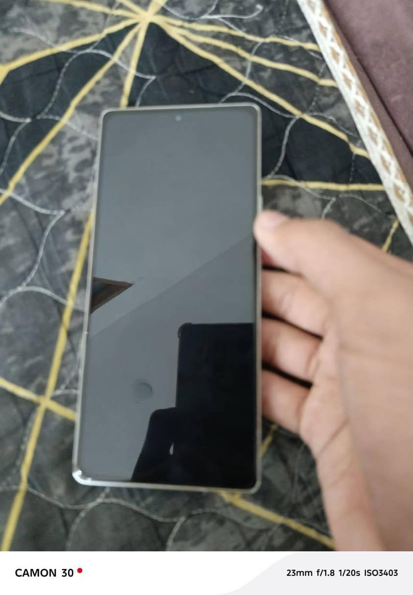 Tecno camon 30 pro 5G
معالج : دايمنستي 8200 التمت 4 نانومتر ببجي 90 فريم 
رام : 12 و وي الزياده 24
تخزين : 256GB
كاميرات تخبل 50m وبيها مثبت بصري تصور 4k/60 FPS
شاشتة 144HZ
جهاز مرتب من ألعاب وكاميرات ونظيف كلش مابيه عيب 
سعر 320 ألف 
واتس ***********
