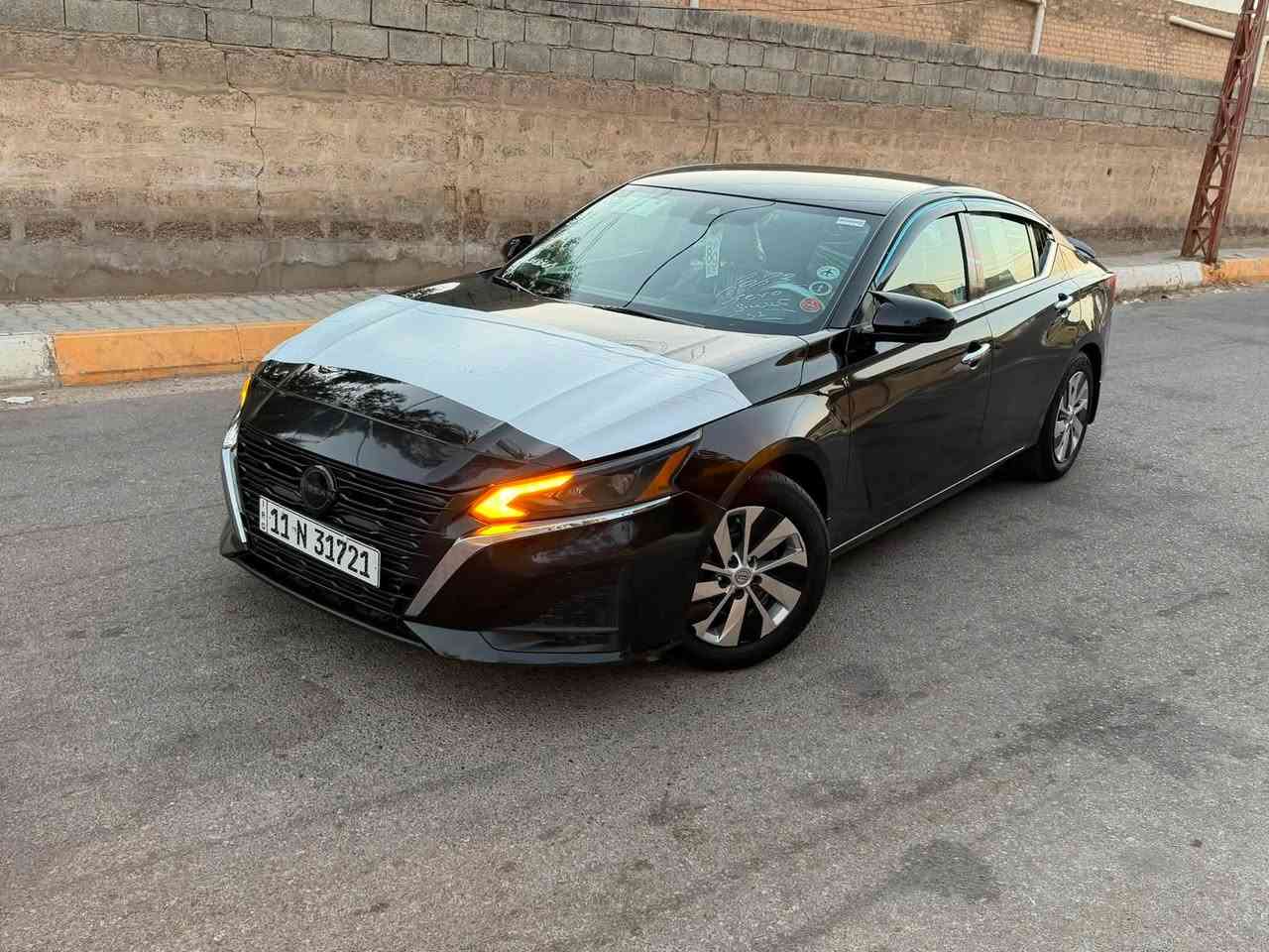 🚗 للبيع نيسان ألتيما. 2023  S   🚗
وارد أمريكي / رقم بغداد   بأسمي شرط التحويل  رقم الدولي الجديد هزه وفحص  كله جديد
محرك مكفول 🔧 / كير مكفول
تخم تايرات جديد مبدل
باتري جديد
صدر ع الوكاله كامل 
 حادث السياره طخه بسيطه يم الرقم الخلفي فقط والباقي كفاله عامه شرط  بدون ارباك 
 بدون فتح بجم كبس ع وضع الشركه  موضح بل 
  سونار  صفاح موس مكفوله كفاله عامه ماشيه 51 mi    (باقي السيارة وكالة)
مواصفات السيارة S شاشه جبيره . 
محرك 2.5 لتر / 4 سلندر اقتصادي وقوي تنفس طبيعي 
شاشة لمس وسطية 8 إنج مع بلوتوث و USB وكار بلي  
سستم كامل سبورت رياضي 
كاميرا رجوع خلفية 
نظام سبورت
لايت زنون +لد نهاري 
ستيرن رياضي D + كاربون فايبر 
بصمه تشغل 
مثبت سرعه  
رادار امامي وخلفي وجانبي 
توقف ذاتي وخروج ع المسار 
نظام أمان حديث (ABS / Airbags)
تصميم أنيق ورياضي بلون الاسود القطران      
سيارة كاملة مكملة تجي تفحص وتشوف بعينك كعدتها حلوه وسيارة ما تصرف عليها كلشي سعر 143 وبيه مجال 
مكان السياره ديالى بعقوبه   
***********
