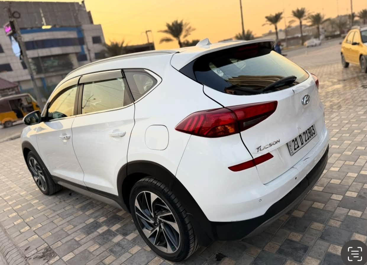 توكسان خليجي موديل 2019 بسعر جدا مناسب لغرض البيع 133$ وبيهه مجال بسيط حك الجيه
السياره ماشيه 105k عله ايدي مال بيت صارلهه سنتين عندي 
بيهه صبغ 3 قطع ونص السونار مرفوق بل منشور 
بصمه تشغيل بصمه أبواب شاشه جبيره كامره دواره مري شفط اشاير بل مري تبريد ثلج داخل عسلي مكينه 2000 دوش 
كرسي كهرباء شحن لاسلكي كشن جلد رقم سليمانيه الجديد بأسمي 
مكان السياره بغداد الرصافه 
للاستفسار
*********** غير متواجد على الفيس

