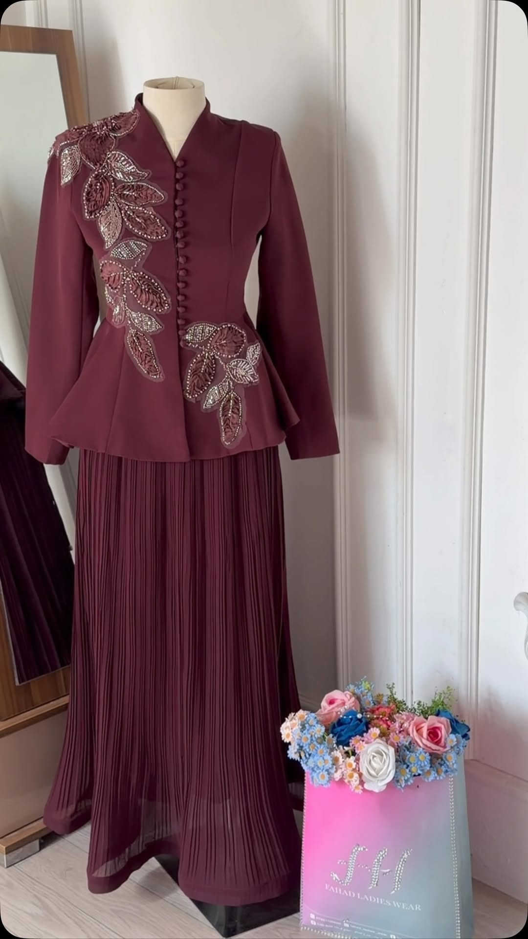 SALE 50% OFF
‎ ✨انطـلقت تخفيضات ازيـاء فهـد الكبرى

فخامة لا تُقاوم 🤍 طقم راقي صُمم للمرأة التي تعشق التميز تفاصيل دقيقة
#القياسات_36_38_40_
