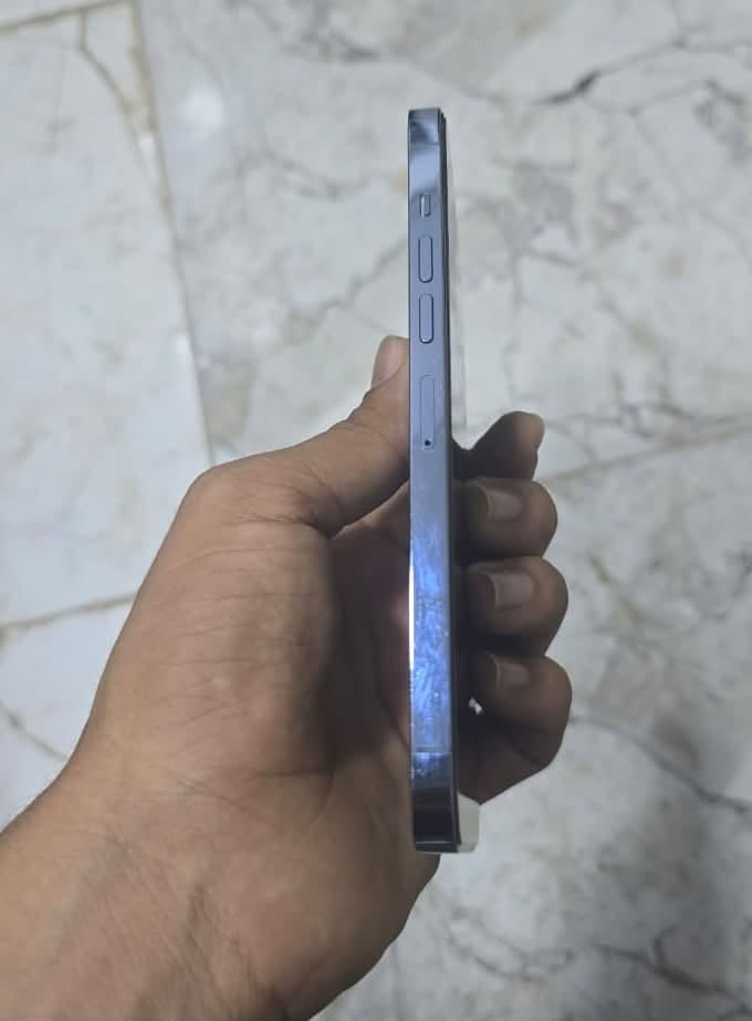 ١٣ برو ماكس
ذاكره ١٢٨ 
بطاريه ٨٢ بلاديه 
مبدل شاشه ممتازه 
كامرات واكفه 
جهاز نضيف 
السعر ٣٥٠ بي مجال بسيط 
مكان ديالى بعقوبه 
الرقم ***********
