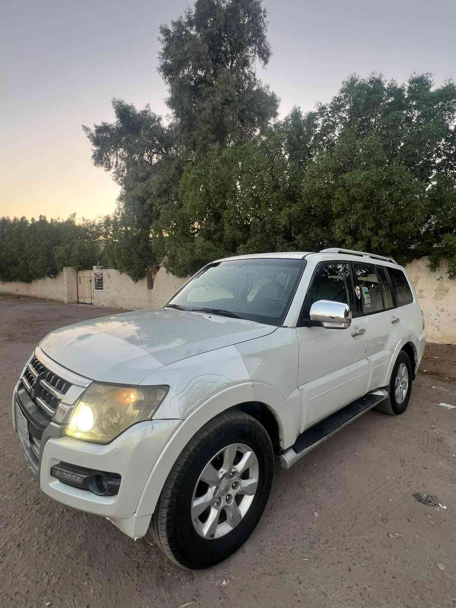 سلام عليكم 
باجيرو موديل 2010 حبتور مكينه 3500 
فول مواصفات مكينه كير صدر تخم تاير 
كهربايات فول منضومه غاز بيه 80 لتر 
سياره مصبوغه عام متجايهً صفحه  
سياره جاهزه. خير  من الله.  وجاهزه 
مكاني بغداد مدينه صدر 
 السعر 73مجال بسيط 
الستفسار. ***********
