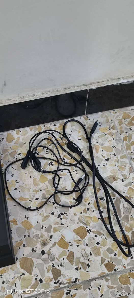 بلي فور • نضيف • مع ملحقات