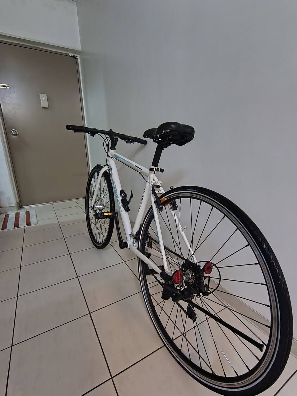 سلام عليكم شباب باسكل هجين البيع
🔴سريع و خفيخ بل سياقه
🔴700 البيعc🚲
🔴ألباسكل نضيف جدأ
🔴اي عطل ما بي
🔴شيمانو أصلي 
🔴جاهز الترحال 
🔴7نمر خلفس
🔴3 امامي
🔴ما امبدل بي إشي شي
🔴ألباسكل غالي عليه جديد باله 
🔴العنوان بغداد بسمايه 
🔴عذرن على جماعت المراوس
🔴رقم ***********
🔴سعر الباسكل : 150 بي مجال بسيط حك الجيه 💵

