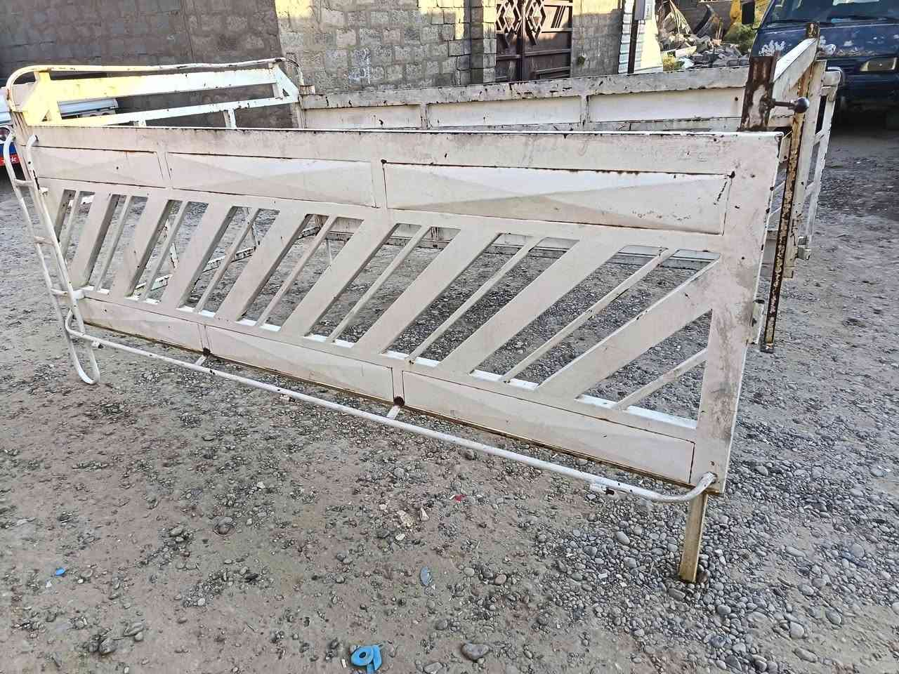 سلام عليكم محجر كيا نثيه مستخدم عنوان بغداد سعر 175 وبي مجال بسيط الاستفسار ***********
