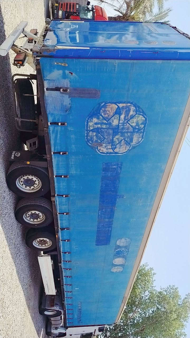 سلام عليكم عربانه كرون منفيز نظيفه جاهزه صنكل رفاع بلادي السعر تصل ***********
