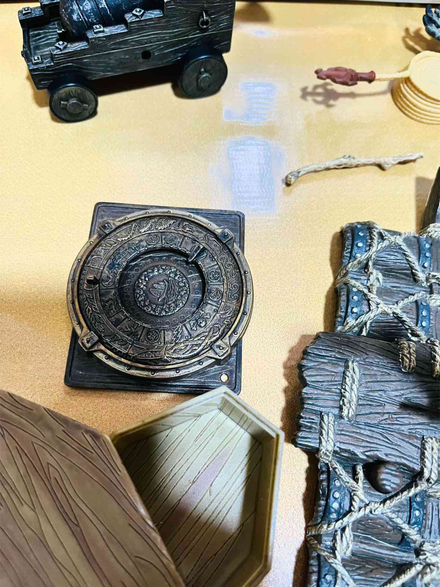

نص مكتوب في الصور:
- ***********02506292
- ***********
- 01002
- 078025