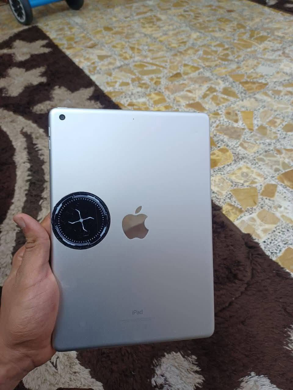 ايباد ٩ • غراضة كاملة • نظيف