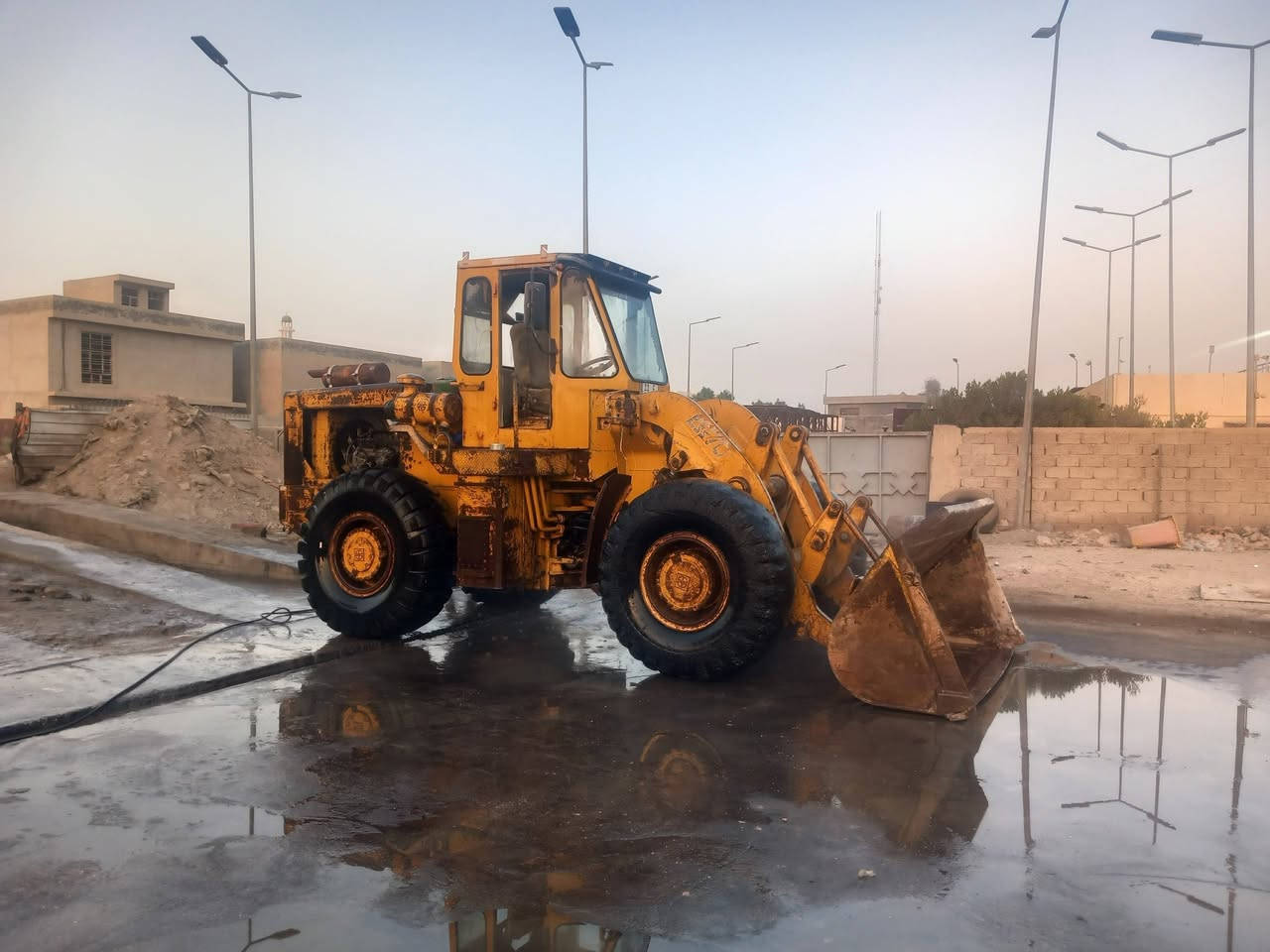 سلام عليكم شفل 70 للبيع موديل 81 سنويا باسامينا رقم بغداد انجليزي  رقم ***********. ***********

