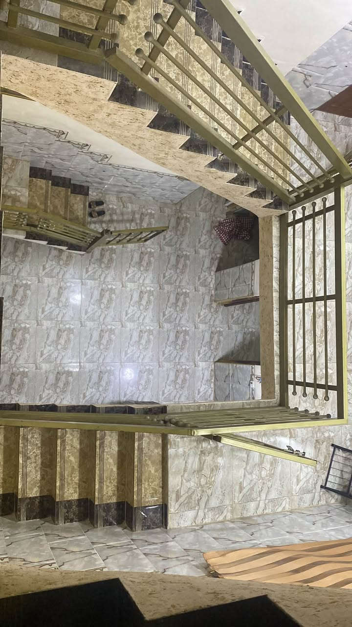 يوجد بيت للبيع اوامراوس 
المساحه اجبيريه الثالثه
مساحه 125 /واجه10/نزال 12اونص
رقم الهاتف ***********
