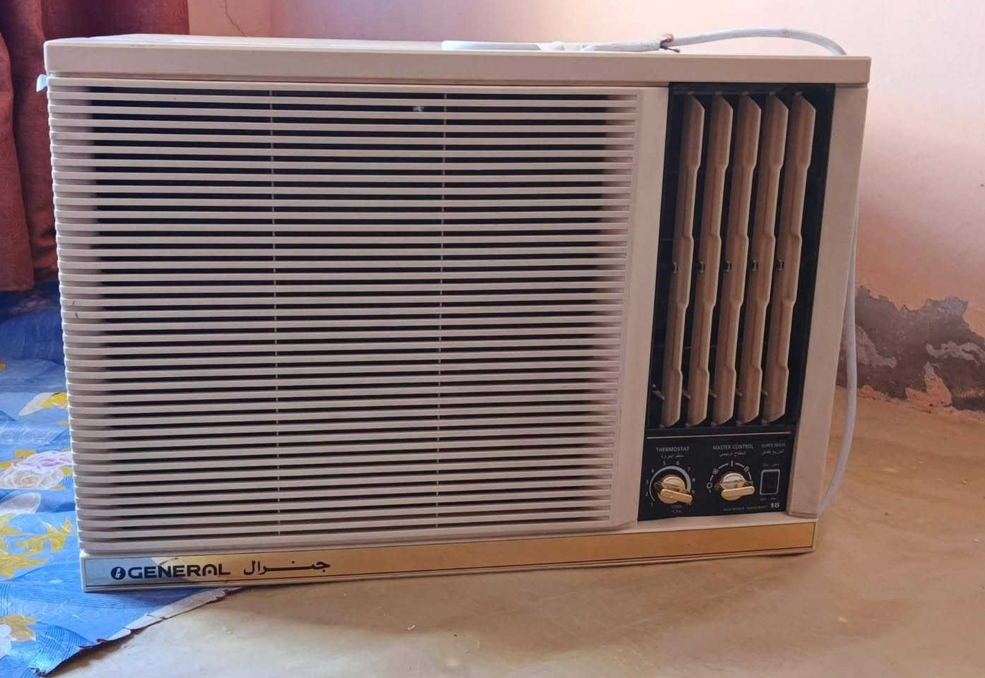 مكيف جنرال طن ونص للبيع
بي ضعف بالڤان للأستفسار ***********
