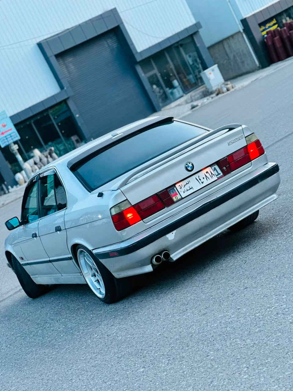 سەرەتا بەناوی خوا
Bmw e34 1992 
ماشاالله لەماڵی هەمو لایەک بی ئێم مۆدێل ١٩٩٢ ئاڕمی پالاستیکی هەولێر بەشەرتی ئاڕم و ئەوەلیات و غەرامە و موس و بڕاوە کامل بۆیاخە لەسەر ساغی بێ دەعم و لێدران و سارد ٥٢٥ بیلاد تۆماتیک دوو جام کارەبا و سلاید و تەبرید و ئاوێنە کارەبا و لایت ئەڵقە و دەعامی پێش و دوا m سپۆرت و ویل m18 دوسایز لۆک دوگمەی s و بەفری مەزبوت ئیشەکات و کارەبای مەزبوتە و ناو ڕەش ناوی لە دەرەوەی جوانترە مشتەری نیت سەرمان مەئێشێنە لەگەل ڕێزما ٥٥$ و مەجالێکی برایانە 
***********
***********
