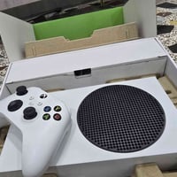 Xbox Series S للبيع الجهاز متوفر مع كامل ملحقاتة الاصلية اصدار 2023 ال...