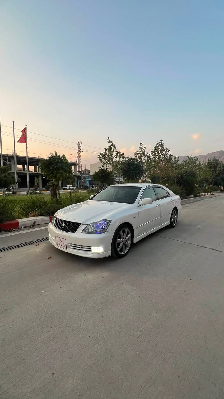 شاهینە • ٢٠٠٧ • فتحة سقف