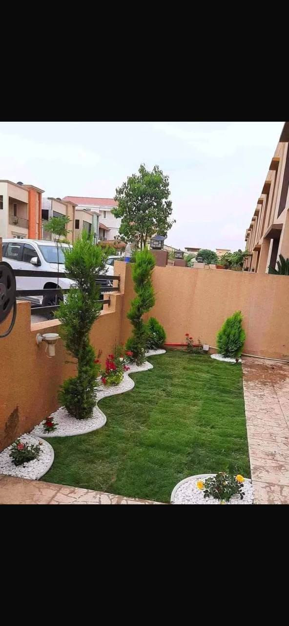 وه ستاي حه ديقه بؤ ديزاني كردني حه ديقه خاوين كردنه وه ي ده رمان كردني حه ديقه جاكردني هه موو جؤره دارودرختيك  واتساب فايبر ***********🤙☎️🪏 أربيل, العراق

نص مكتوب في الصور:
- وه ستا كاروان بو ديزاين کردنی حه ديقه و خاوێن کردنه وه ی مه زرعه عه و چاکردنی هه موو جوره دره ختیک ***********