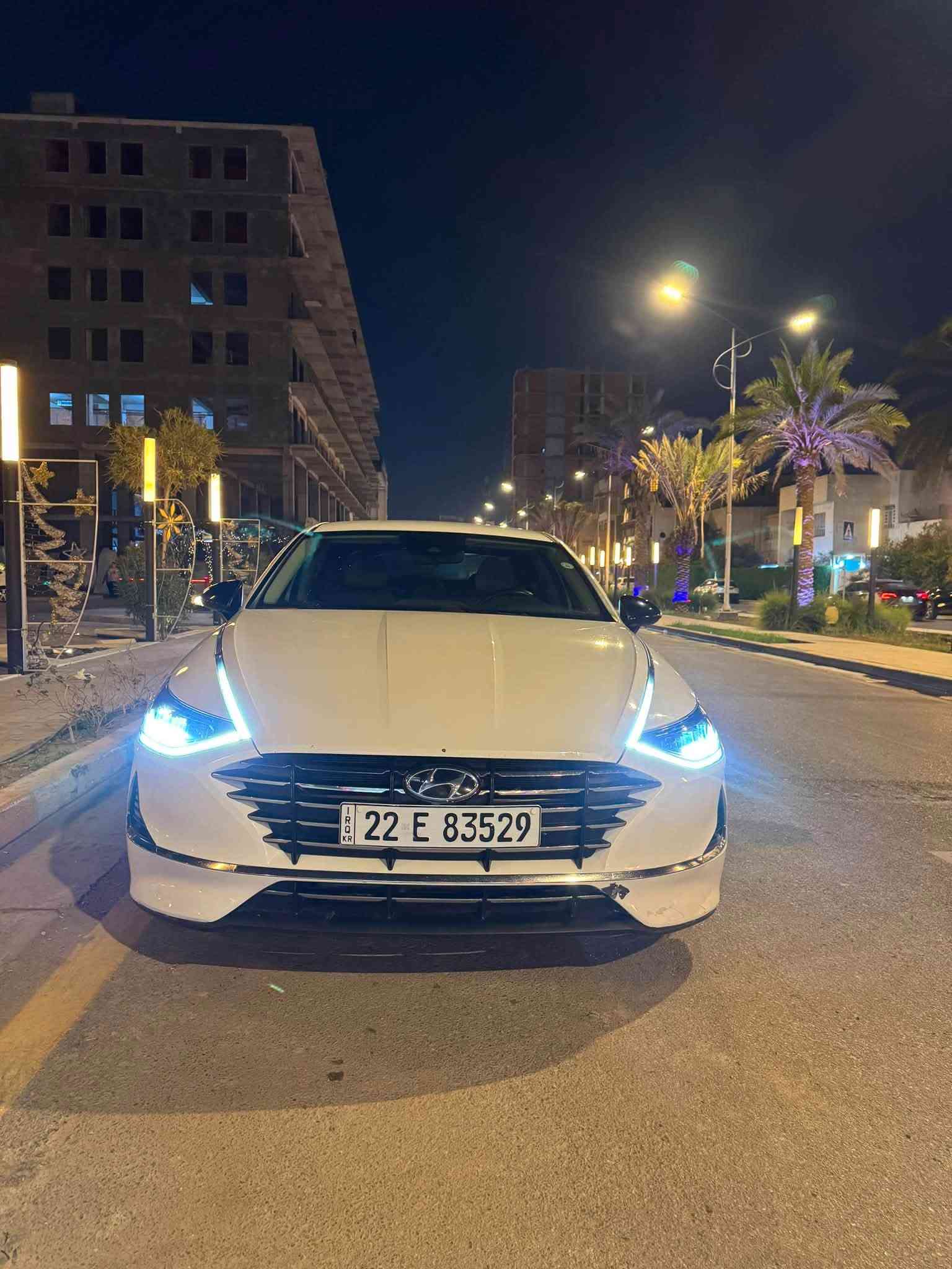 سلام عليكم
سوناتا 2021 وارد امريكي ابيض بدون حادث ضررها سرقه
رقم اربيل الجديد  تحويل مباشر 
مواصفات نص فول  شاشه كبيره وتحكمات ستيرن هاند بريد كهرباء تحديد مسار وباقي المواصفات معروفه 
محرك مكفول لا فتح ولاتبخير شرط 

وبيها بلعراق طخه بسيطه بلجاملغ لخلفي موضح بلصوره ونصبغ على كد الضرر 
سياره جديده جداً  وماناقصها شي 
 مكاني بغداد اليرموك
***********8
السعر 150 وبيها مجال بسيط
