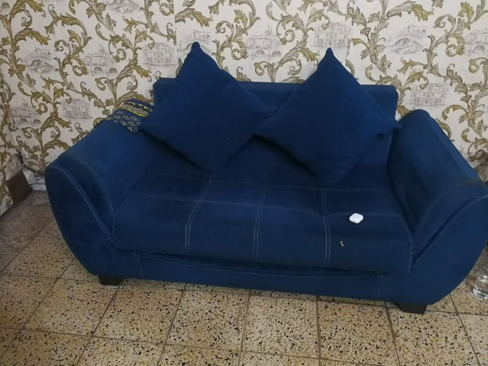 للبيع تخم تركي 10 مقاعد سرير ومخزن
السعر 250 وبي مجال عنوان بغداد شارع فلسطين
***********
