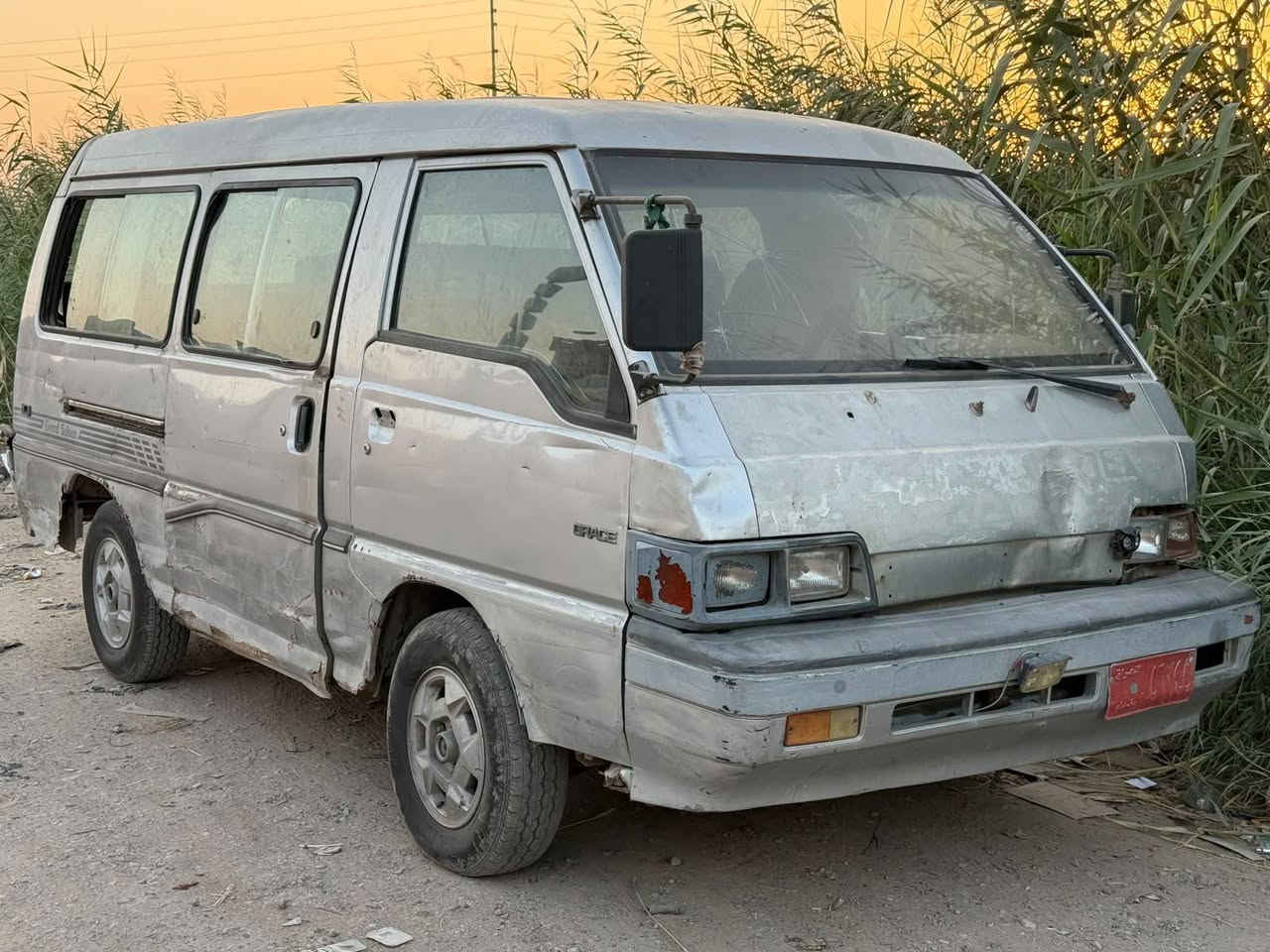 كيه هونداي للبيع كير ومحرك جديد  صدر جديد السياره ورثه اندل بيتهم بلكوت سنويه قديمه  سياره نضيفه مال خطوط السعر 20 للتواصل على هاذا الرقم *********** مكانها واسط قضاء الموفقيه

