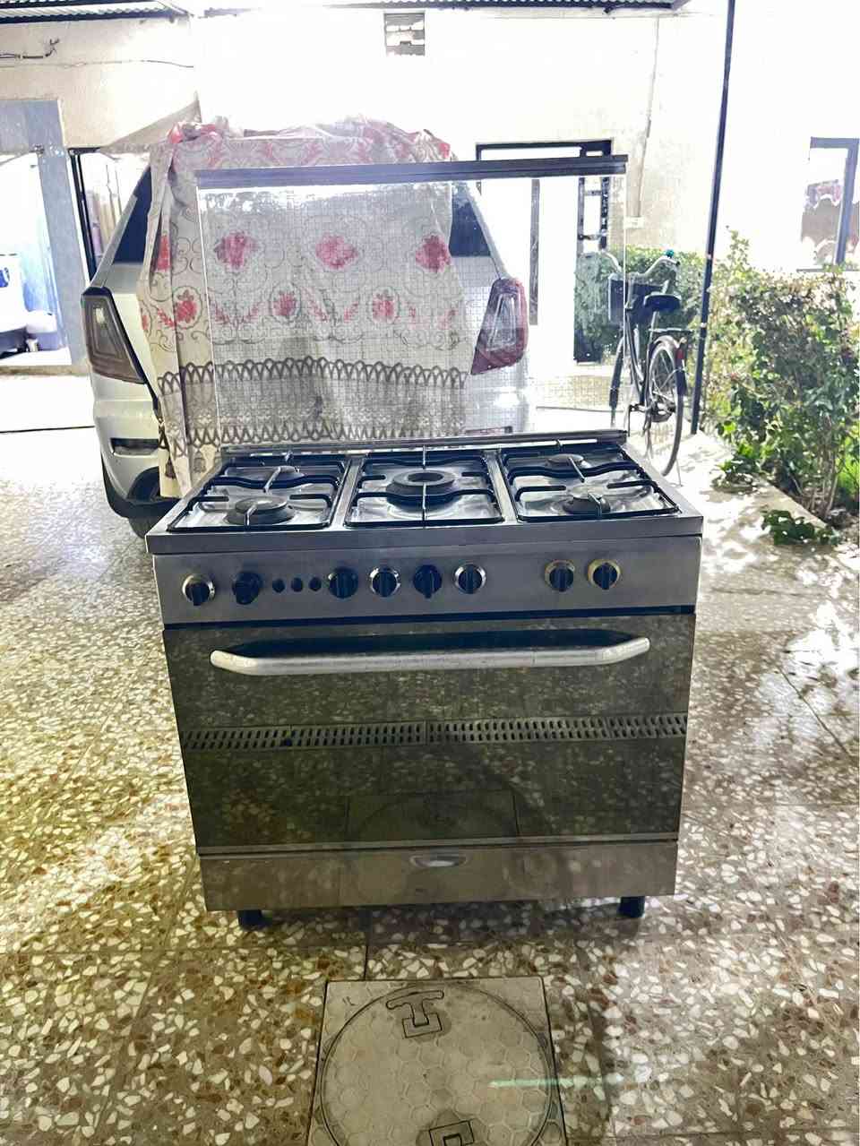طباخ فريش مصري شغال كله على الفحص سعره 150 وبيه مجال المكان نهايه الشعله منطقه الدهله *********** بغداد, العراق
