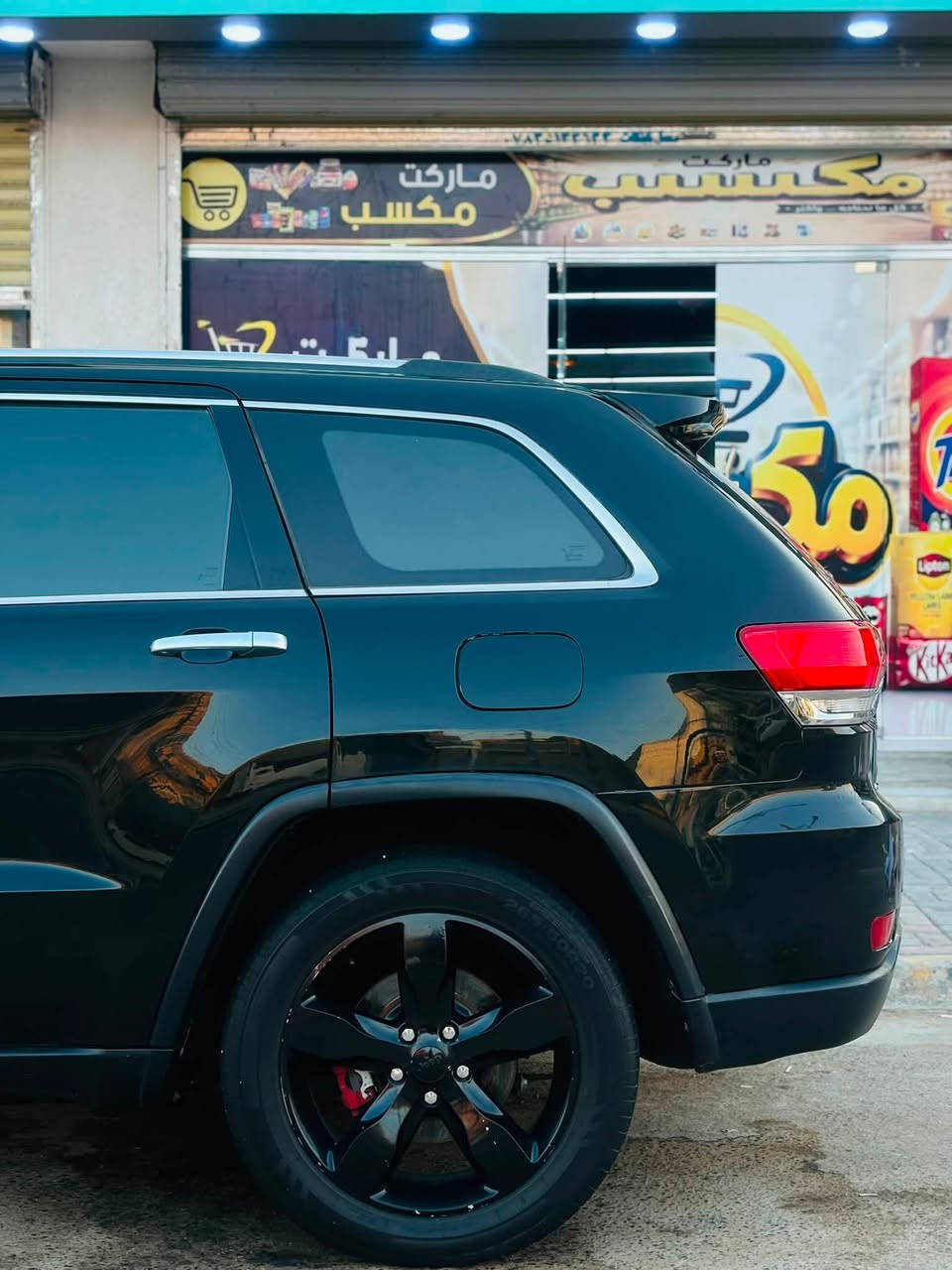 للبيع Jeep Grand Cherokee 2015 Limited Plus – Limited Plus – فول مواصفات
✅ دفع رباعي
✅ فتحة سقف
✅ شفتات + دوسات
✅ كشن
✅ تبريد وتدفئة للمقاعد
✅ تدفئة ستيرن
✅ صندوق كهربائي
✅ باقي المواصفات فول

🔹 رقم بغداد 

سياره بانزين عادي بدون اي ادونز 
حادثها باب سايق وجاملغ بدون اي دواخل
للاستفسار:
***********

