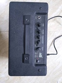 blackstar debut 15e  الوصف القدرة: 15 واط. .(Stereo) إنش 3 x 2 :السماع...