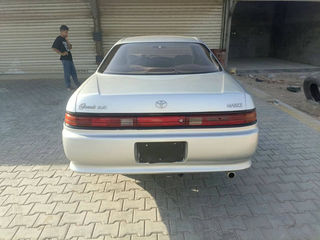السلام عليكم سياره كريستا مقفوله قص ونقل وضربه تسجيل جديد سياره نظيفه وجديده قبل الشارع جاهزه من الطول الطول سعرها 60 ورقه بيها مجال الشرائع مكانيه البصره.***********
