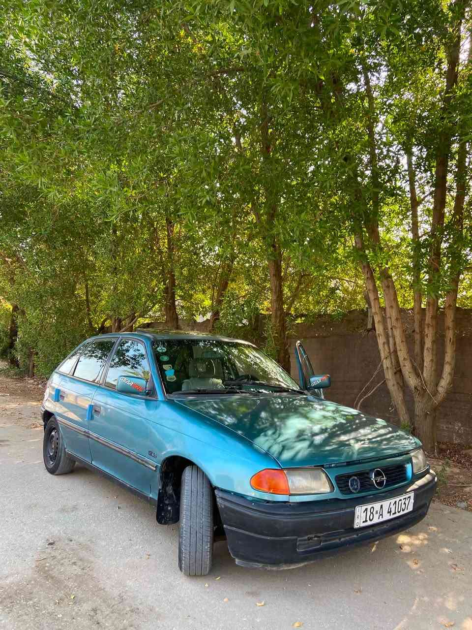 سلام عليكم اوبل استره موديل 93 مكينه 2000كير خير من الله تخم تاير باتري كهربائيات كله شغاله  حداديه إماميه وخلفيه جديده نقص مابيه مال جناي  رقمه بابل تحويل ثاني يوم عنوان بابل مسيب رقم تلفون ***********. سعر 28 بيه مجال

