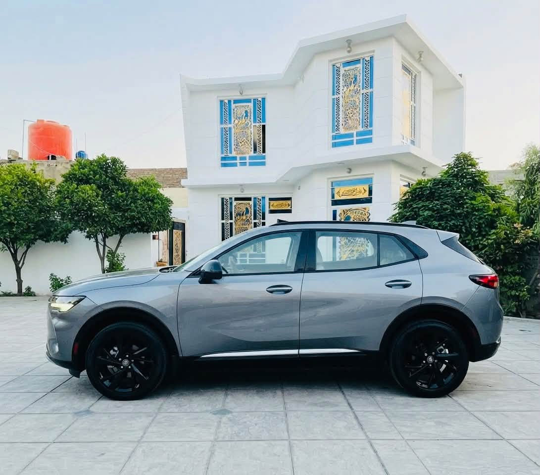 سلام عليكم
سياره لبيع تراهم مراوس 
2022
BUICK ENCLAVE PREMIUM AWD فخر
 الصناعة الامريكية
بيوك انكليف بريميوم موديل 2022
،، المواصفات ،،
محرك 6 سلندر 3600 VVT تنفس طبيعي 
يشتغل بانزين عادي
بصمة تشغيل + بصمة ابواب 
مقاعد منفصلة ملكي 7 راكب 
مقاعد جلد + تدفئة وتبريد + مساج امامي + كهرباء 
طي المقاعد الخلفية كهرباء 
التحكم بالمقود كهرباء + تدفئة بالمقود 
رادار امامي + خلفي + جانبي + تنبية اهتزاز مقعد السائق عند الاقتراب من شي 
5 كامرات محيطية + اسطفاف تلقائي
حساس امامي + خلفي 
صندوك كهرباء + استشعار الفتح عند الاقتراب 
تشغيل عن بعد 
داتو شو عرض بالجامة الامامية 
تحكم فول 
انظمة قيادة متعددة 
فور ويل 4×4
لايت زنون عالي ناصي + لد نهاري + بك لايت لد
كير دكم 9 نمر 
هندبريك دكمة 
نزول الجام وصعودة بالريمونت
انارة داخلية + اشارة ترحيب بيوك
تبريد 3 قطع ثلج بدون فصلة بالوقوف
ويل كب مقاس 18انج
وبعد بية مواصفات هواي 
السيارة رزانة وعزل ممتاز جدا 

حادثهة موضح فقط جاملغ امامي بدون دواخل بدون ايرباك 
مكانه بابل الشوملي 
السعر 153 
رقم اربيل  
***********
