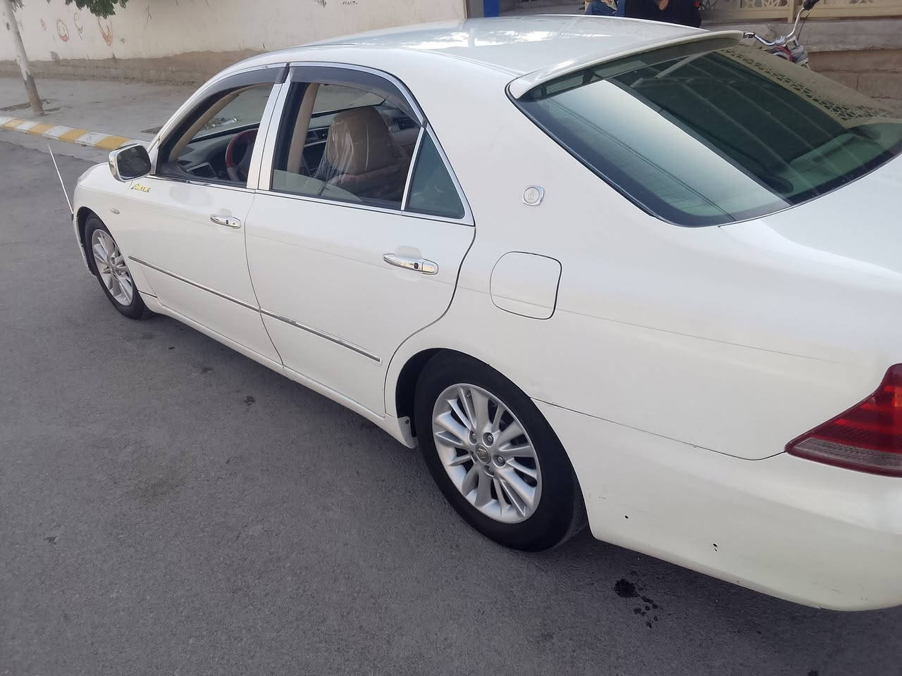 شاهینە 2006  ناوزەرد 182دەبڵوبەگ لایت سپۆرت دەعمو لێدراو بەشەرت کۆدەسەیارەکە هەمو مەسرەفێکی کریاوە 48گەڵا کەلار***********
