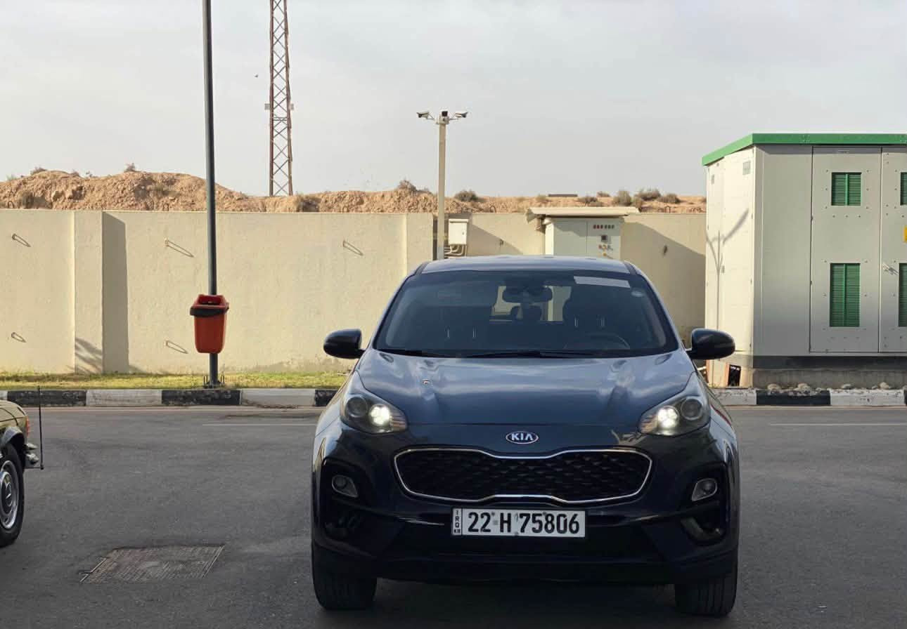 السلام عليكم 
للبيع كيا سبورتج موديل 2020 رقم اربيل عداد المسافة الحالي 80,600 ميل حادثهه الاصلي بامريكا فقط تخريب جوزة السويج وجهاز تحديد المسار السيارة هنا بالعراق الباب مال الصدر سطحي وانصبغت 
السيارة كفالة عامة من كلشي بدون ايرباك محرك سليم گير سليم حدادية بشرط جديدة وتبريد منظومة جديدة 
السيارة متوفر تحويل او وكالة تريد رقم الشاصي هذا موجود اللي يحب يشوف التفاصيل. KNDPMCACXL7711116 
مواصفات السيارة 
كرسي كهرباء 
تدفئة مقاعد 
تدفئة ستيرن 
رادار تحديد مسار نقطة عمار وكاميرا خلفية وتبريد قطعتين ￼
السيارة بحالة ممتازة
سعر السيارة 155 ورقة وبيهه مجال بسيط 
مكان السيارة حلة / مركز مدينة
للتواصل واتس / ***********

