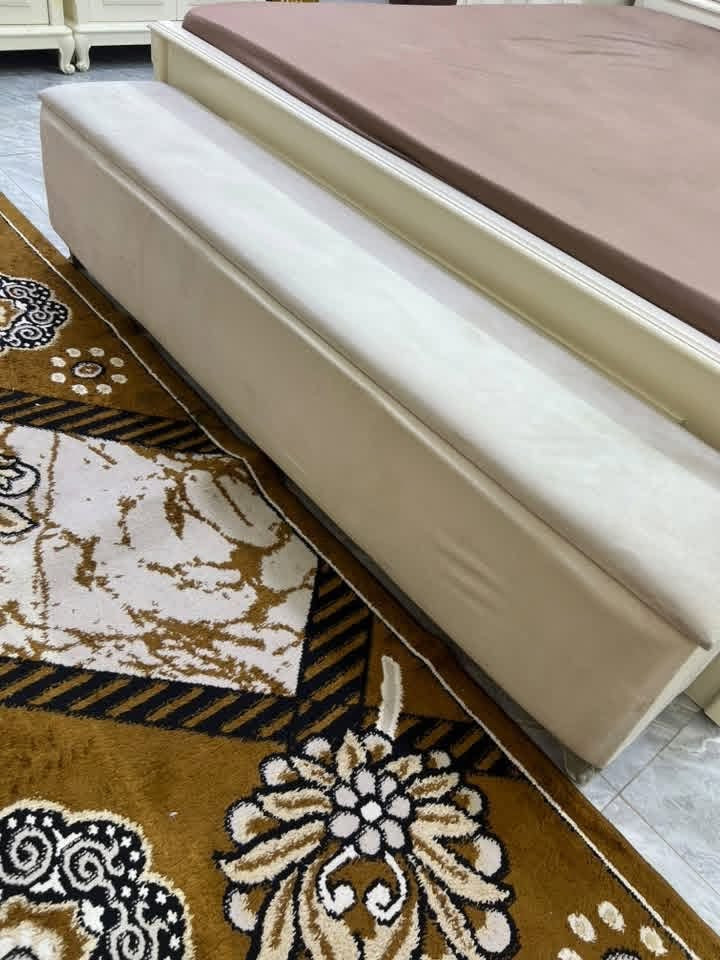 غرفة صاج عراقي اصلي تكمة بتصميم تركي شغلها كله راقي ومستخدمة استخدام بسيط جديدة ما بيها اي كسر او خدش مشترينها بمليونين و ٤٠٠ نبيع ١٨٠٠ قفلها ١٧٠٠

كنتور ٦ ابواب 

جرباية 

٢ كومديات 

جزامة 

شازلون 

ميز مرايا 

طابورية 

للأستفسار الاتصال على الرقم : ‭***********
