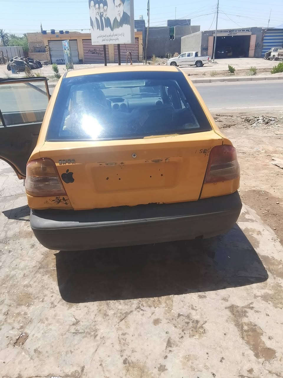 السلام عليكم سياره للبيع موديل 12 رقم احمر السعر خاص عنوان غماس ديوانيه ***********
