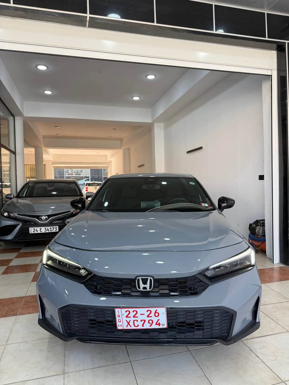 Honda Civik 2025 
مواصفات Sport 
محرك 2.0 تنفس طبيعي ماشية 15 الف 
كير محرك رادار بشرط
صبخ جملخ و باب و حافة بوند بدون دواخل و الشاصي بشرط
السعر 140 ورقة بيها شوية مجال 
المكان السيارة دهوك ***********☎️ دهوك, العراق
