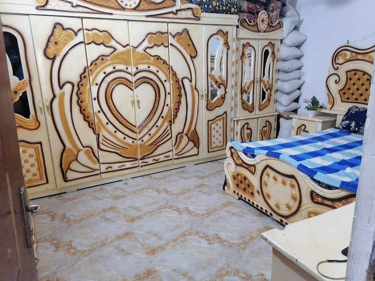 الناصرية الخميسات • ٣٢٠م • مطبخين