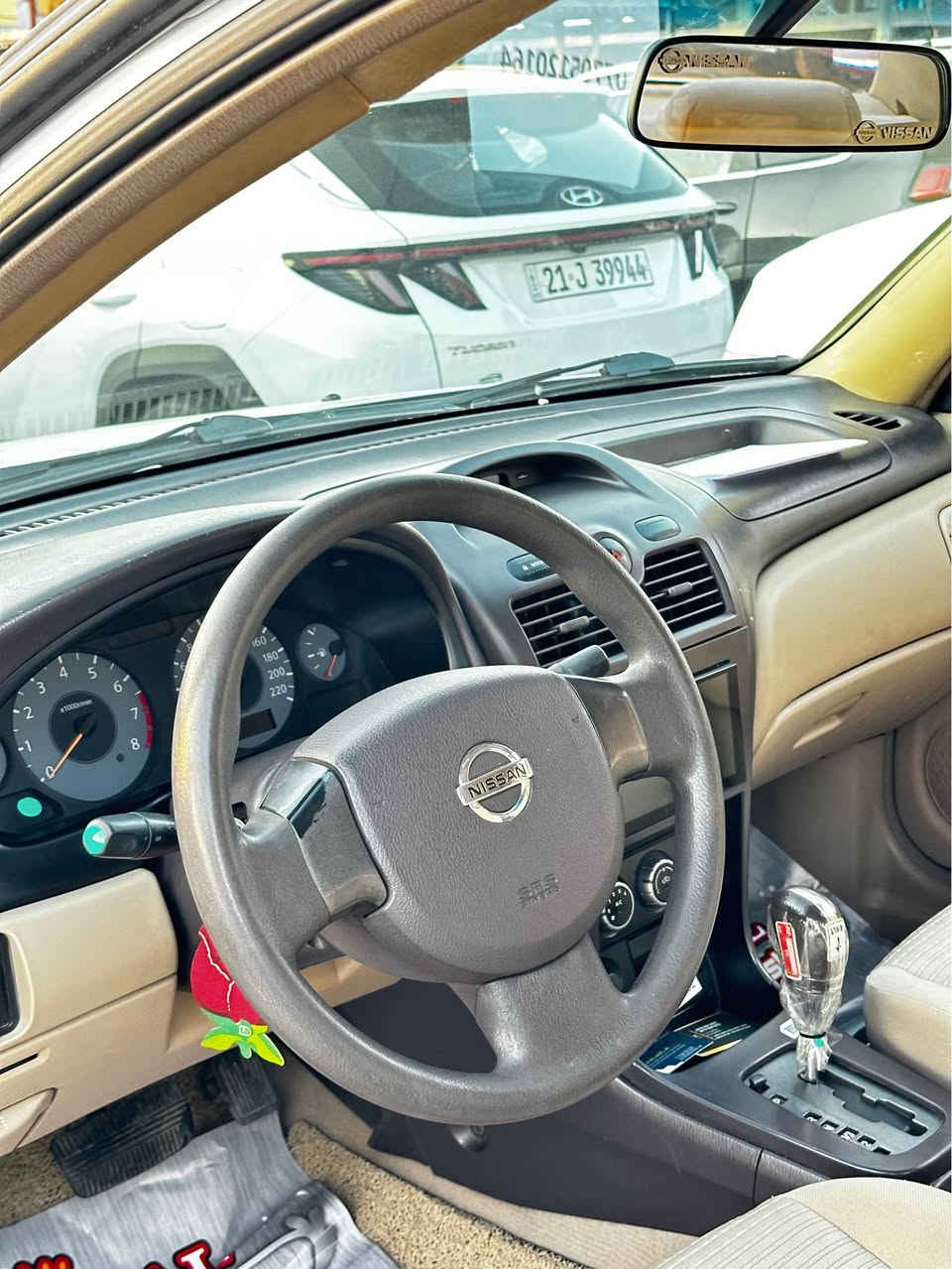 🚘 Nissan Sunny | 2011

✨ سەیارەیەکی ئابووری و بەکارهێنانی ڕۆژانە

🔹 ١٦٠,٠٠٠ کم ڕۆیشتووە
🔹 بێ بۆیاخ و بێ سارد
🔹 سەنەوی و ڕەقەم تازە
🔹 بارودۆخی گونجاو بۆ بەکارهێنانی ڕۆژانە

💰 نرخ: ١٠٥

📞 بۆ زانیاری زیاتر و بینینی سەیارە، پەیوەندی بکەن.
***********

🚘 نيسان صني | 2011

✨ سيارة اقتصادية وعملية للاستخدام اليومي

🔹 ماشية 160,000 كم
🔹 صبغ وكالة، بدون صبغ أو حوادث
🔹 السنوية واللوحات جديدة
🔹 سيارة نظيفة ومناسبة للاستخدام اليومي

💰 السعر: 105

📞 للاستفسار ومعاينة السيارة، تواصلوا معنا
*********** السليمانية, العراق
