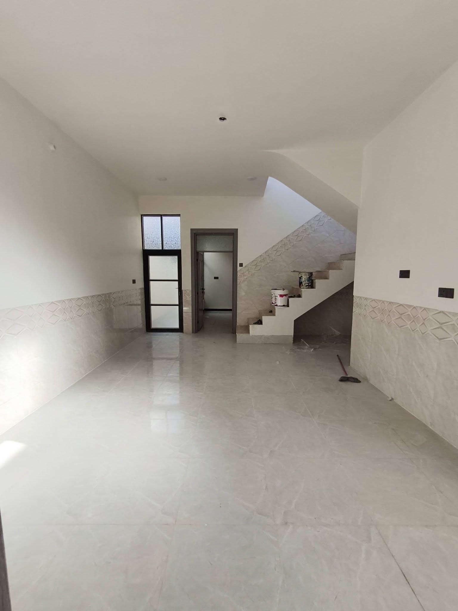 [[بسم الله الرحمن الرحيم]]
    🏡     🏘      🏚 

#يوجد_مشتمل_للبيع 

#العنوان  الفلوجة 
#المنطقة حي الشهداء // مقاطعة 19 الف خلف مجمع البرديني
 

✅المساحة : 125م
⬆️ الوجة : 6 وربع م
🏞️النزال : 20م
 
مكون من
غرفة 1
استقبال 
صالة 
مناور 2
مطبخ
صحيات
الارضية سيراميك
الجدران سيراميك 

                       #بناء 🧱 : طابوك
      
       #شارع 🏞️⬆️⬆️ : 10م

  #السعر_محدد_من_قبل_البائع 
        
    ⚖️⚖️   نوع الملك : طابو صرف تحويل مباشر 🏙 

        #السعر 💰💸: 84 مليون وبي مجال

__________________________________

للأستفسار⛔🖲️ : مراجعة 
🥇#مكتب_الرافدين_للعقار 🥇
العنوان شارع المنجزات تقاطع جامع التقوئ مجاور محطة نمبر وان المركزية لغسيل السيارات 🚗🚖
__________________________________

#ملاحظة//📋📑 اذا لديك عقار تريد تعرضة للبيع او تريد تشتري عقار قم بمراسلة الصفحة او اتصال على لارقام الموجودة+ واتساب
            
         #للأتصال_او_واتساب 📞  ***********
         #للأتصال_كورك.   📞.      ‏‪***********‬‏

#بيع_وشراء_الدور_السكنية_والزراعية_العقارات_في_مدينة_الفلوجة #مكتب_الرافدين_للعقار_بيع_وشراء_العقارات_بسعر_مناسب
@#عقارات_الانبار_الفلوجة
