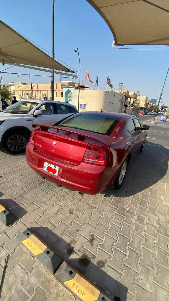 السلام عليكم دوج جارجر للبيع موديل 2008 رقم بغداد الجديد بأسمي. سياره ماشيه 175الف حقيقي سياره جديده مال بيت عله ايدي ما ناقصها شي كله جديد جاهزه السياره من كلشي كير محرك جيس سياره بلاديه كفاله مكفوله سياره  فقط الجراد صفحت عكس سايق فقط وشي قليل مكان السياره البصرة رقمي ***********. سعر 95 وبيها مجال شراي يتصل..

