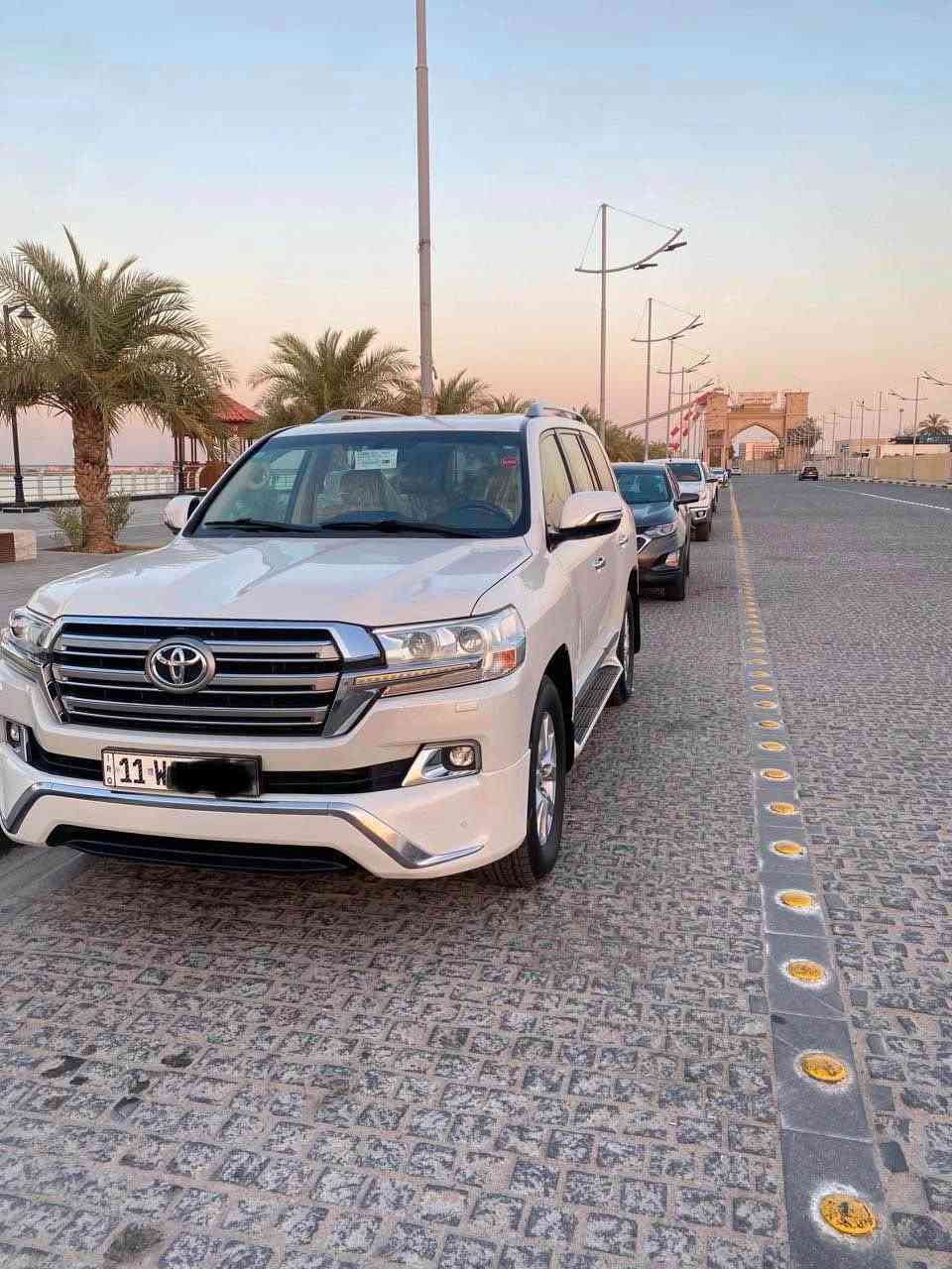 لاندكروز 2017 ساز كفاله عامه من كلشي 
حتى من البارد والشخط والرصعه 
رقم بغداد انكليزي سنويه لل 31 وهزه جديده رقم حلو مشروع وطني 
كشنين كهرباء دكمتين 
ماوس 
اربع كامرات 
طفايه 
حساس امامي خلفي 
ثلاث خانات تبريد + ثلاجه 
لد امامي خلفي 
تبريد بيانو مناخ منفصل 
دوس ليزريه 
دبل شاشه سقفيه دي في دي 
دشبول صاج 
كشنات جلد 
تشغيل عن بعد 
فتحه 
لايت عالي ناصي عدسه 
بلاجكتور بلبنيد بلادي بلساز اجه ولدات جوه السياره بلادي 
تخم تاير جديد توني شاده 
باتري جديد 
عده ما نازله كتلوكات الشركه مامفتوحه سبير منازل شرط الكشنات الخلفيه ما نازلات 
للبيع او للمراوس السعر 455$ وبيه مجال 
للستفسار 
***********
***********
كفاله عامه من كلشي 
مكان السياره بصره مشروع وطني تحويل جميع المحافظات Singapore
